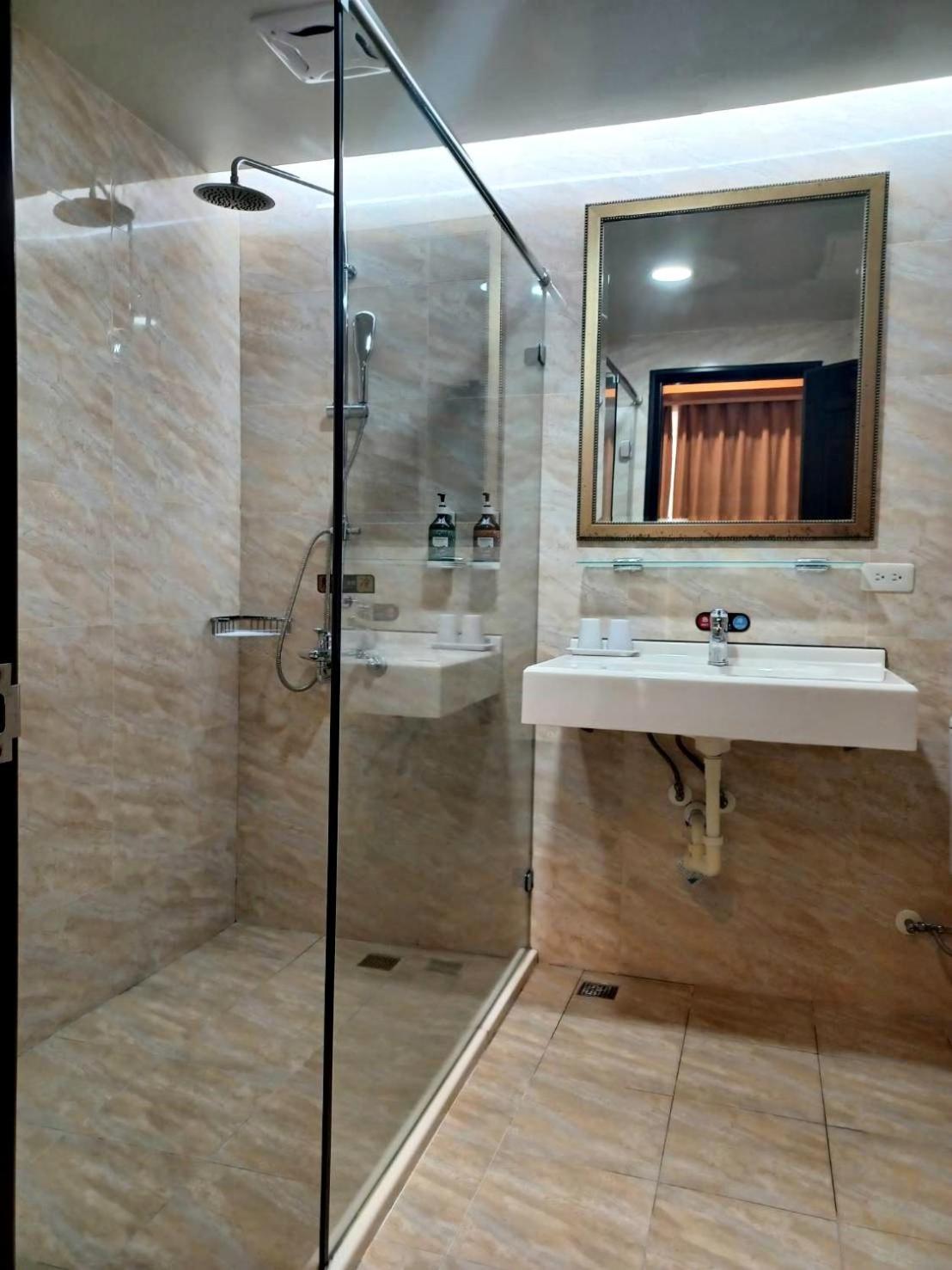 Crystal Hotel Puli Kültér fotó